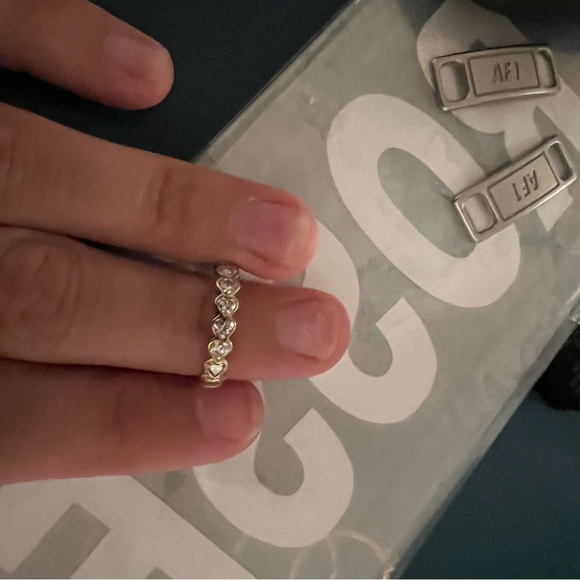 10k  half eternity heart band - Picture 5 of 7